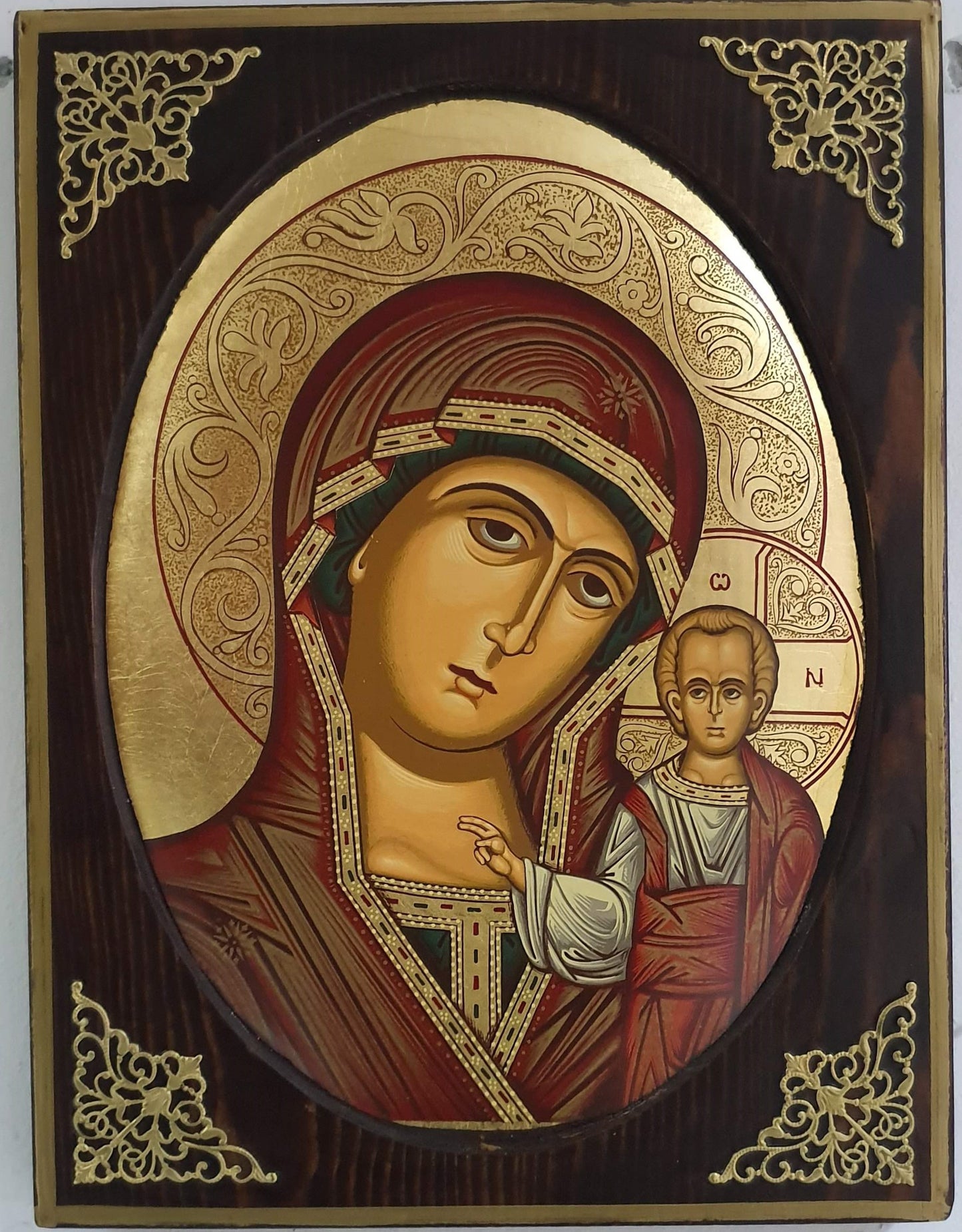 Panagia Vrefokratousa (Mother of God with Child) – Oval Byzantine Icon with 24K Gold Leaf and Gold-Plated Corners